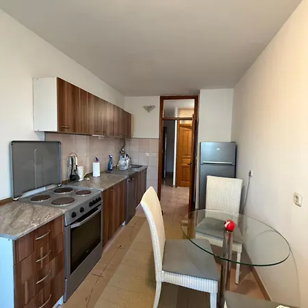 Trg Heroja-hrasno Apartamento *